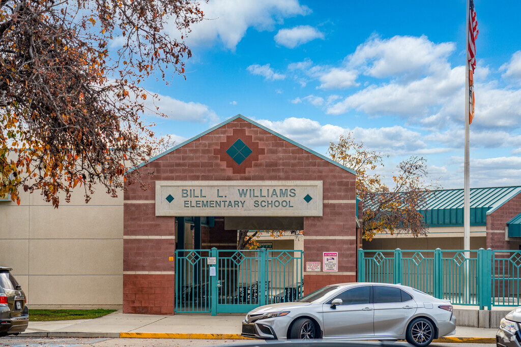 Bill L Willmiams is Located in Southwest Bakersfield.