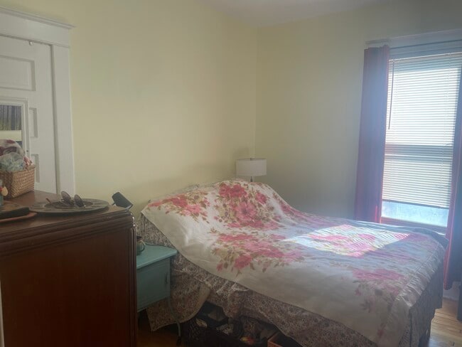 Front bedroom.