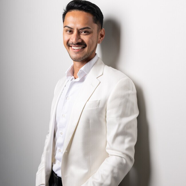 Agent Photo