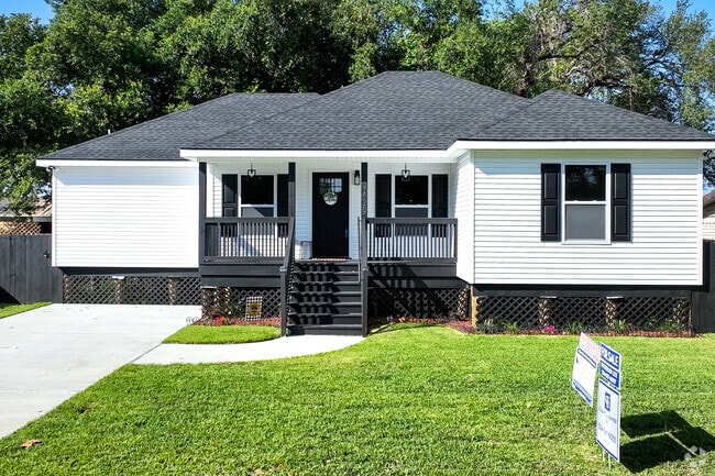 An updated craftsman style home located in Westwego, LA.