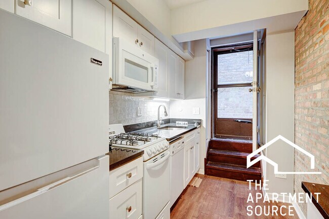 4874 N Magnolia Ave unit B, Chicago, IL 60640 - photo 2