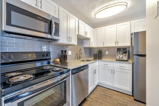 40 Webster Manor Dr, Webster, NY 14580