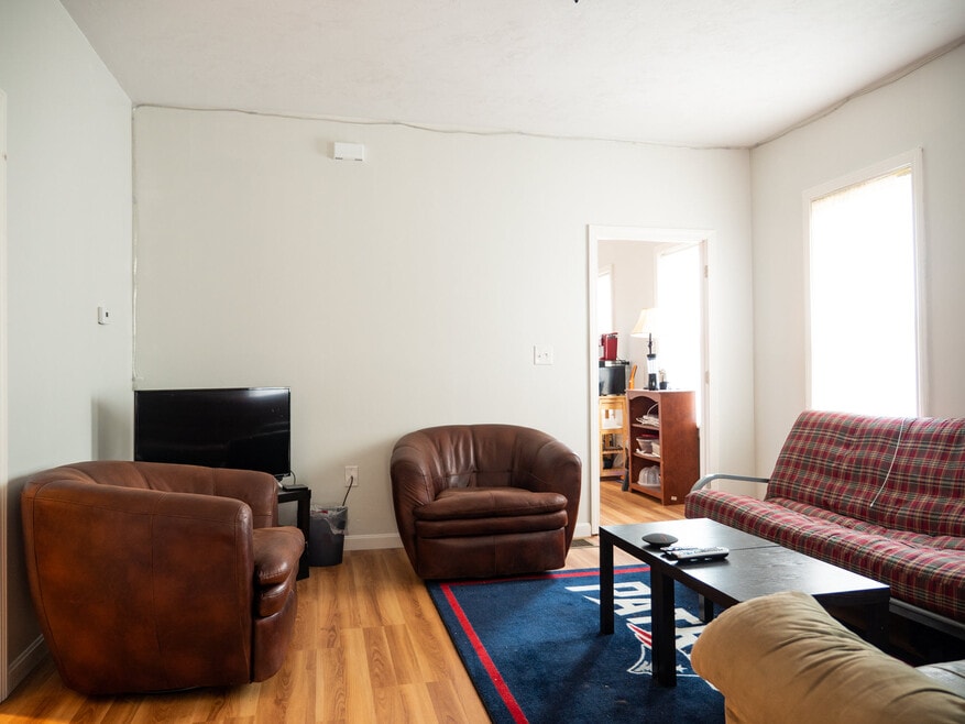 10 Buffum St unit 1, Worcester, MA 01603 - photo 1