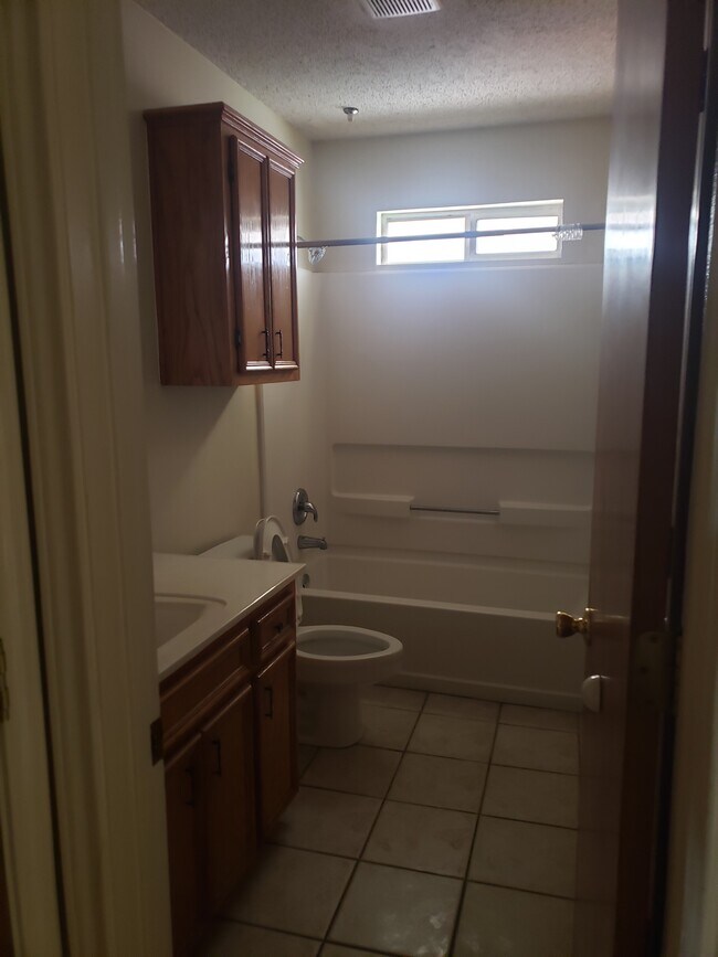 1017 Lexington Cir unit 1, Edinburg, TX 78539 - photo 5