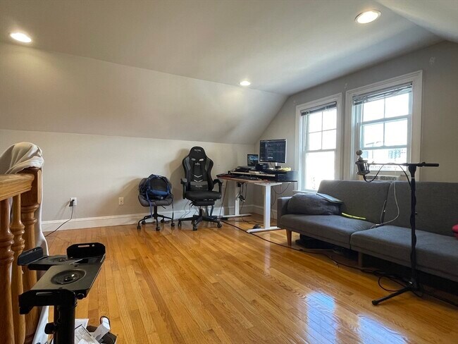 38 Ten Hills Rd unit 2, Somerville, MA 02145 - photo 5