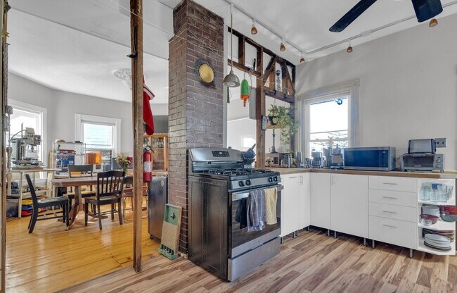 5 Sachem St unit Three, Roxbury Crossing, MA 02120 - photo 2