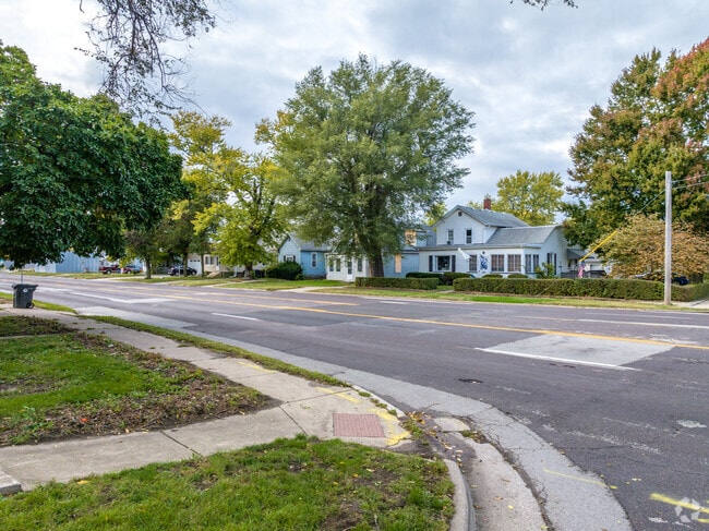 Enjoy an afternoon stroll in North Pekin, IL.