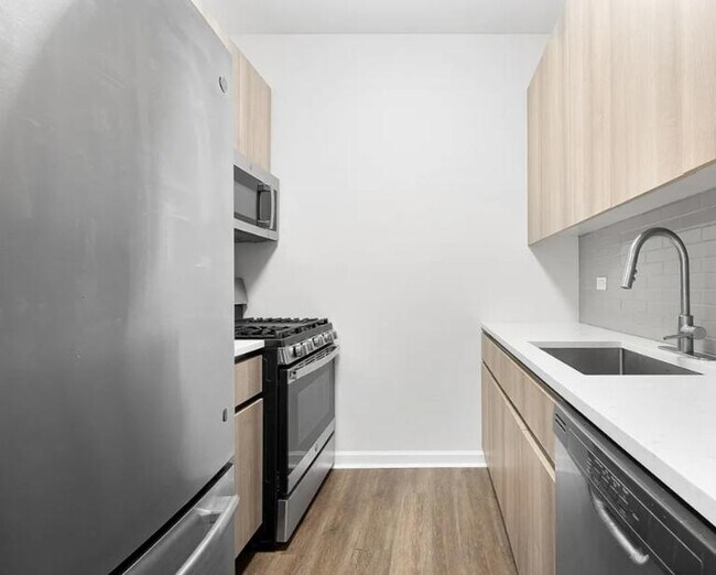 25 Park Row unit 23N, New York, NY 10038 - photo 7