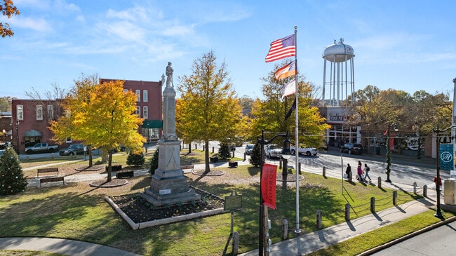 906 Stow Ln, Monroe, GA 30655 - photo 6