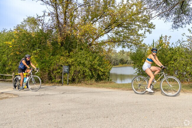 A scenic bike lane in Lincolnshire parallels Route 22, near Half Day Road.