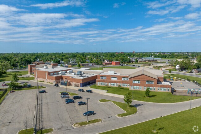 Mackenzie Elementary/Middle School has 909 students in grades PK, K-8 in 2025.