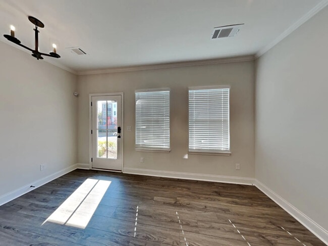 2643 Creekside Dr NW, Atlanta, GA 30318 - photo 6