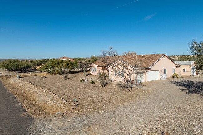 Saint David has options for larger, ranch-style homes with acreage.