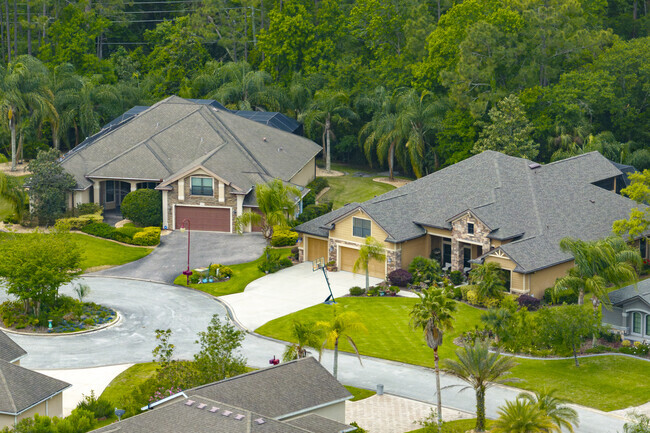 Contemporary ranch style homes are found throughout Breakaway Trails.