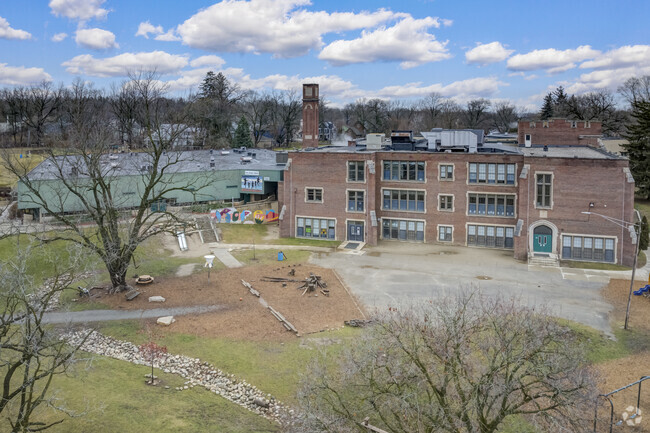 Ann Arbor Open at Mack School challenges students by offering an all-encompassing curriculum.
