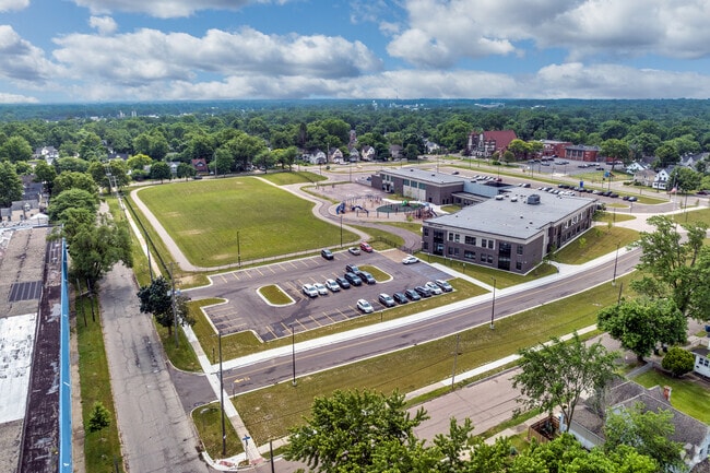The Edison Environmental Science Academy has a 13 to 1 student-to-teacher ratio.