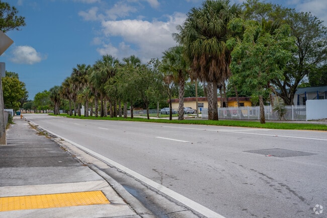 A residential street in Vista Verde has sidewalks for pedestrians to walk safely.