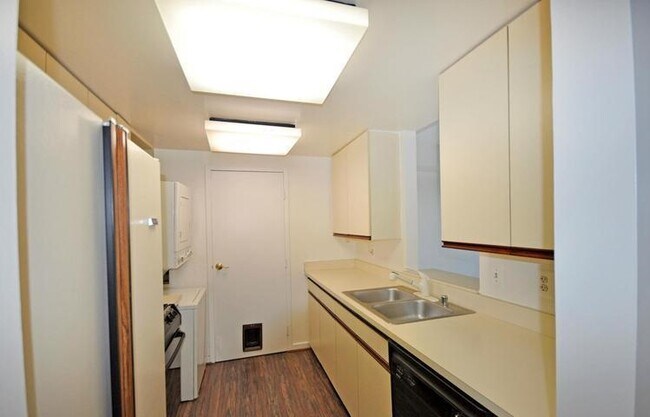 The Atrium unit 422, Arlington, VA 22209 - photo 7