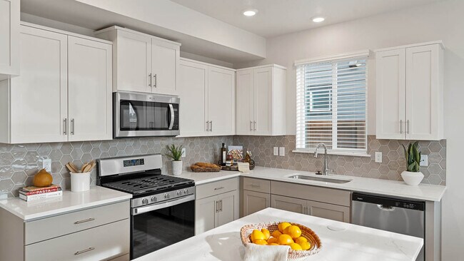 21633 SE Fuji Dr, Bend, OR 97702 - photo 3