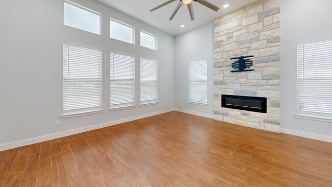 19146 S Mcconnell Rd, Atascosa, TX 78002 - photo 2