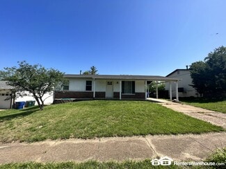 1041 Piedras Pkwy, Fenton, MO 63026
