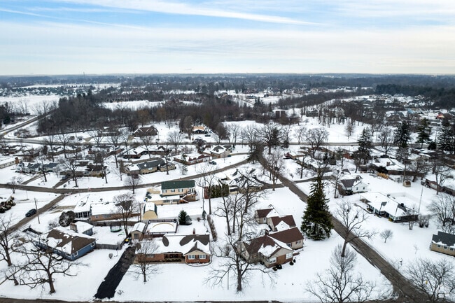 Western Oaks is a residential neighborhood  with urban access, located just 3 miles from Muncie.