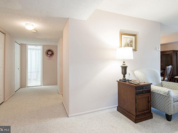 3 Windblown Ct unit T-1, Baltimore, MD 21209 - photo 2