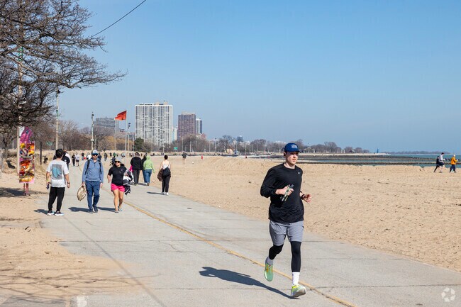 Wrigleyville residents will find plenty of outdoor activities a long Chicagos lakeshore trail.