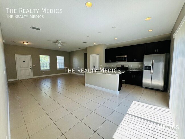 1417 Swan Ct, Kissimmee, FL 34759 - photo 4