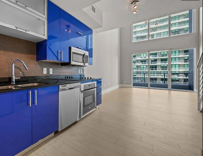 Infinity at Brickell unit 3420, Miami, FL 33130 - photo 1