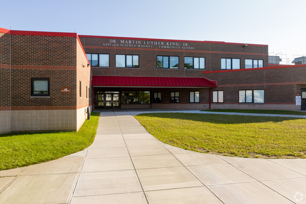 Exterior view of Dr King Elementary School.