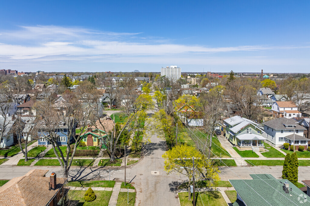 Central Park is a compact residential grid just west of Flint's Cultural Center.