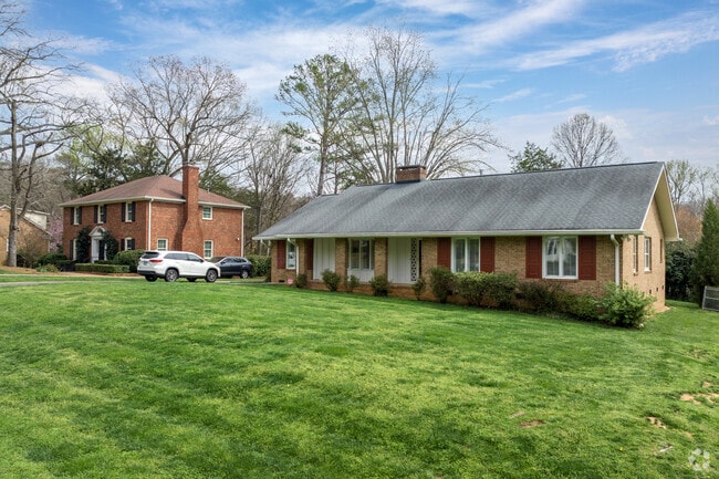 Small ranch-style homes are a popular choice among residents in Quail Hollow.
