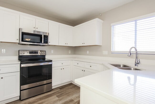 21940 W Casey Ln, Buckeye, AZ 85326 - photo 6