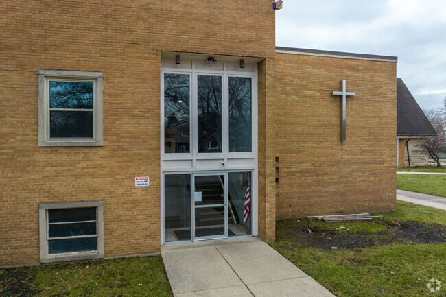 West 40 Alop Achievers is a public school.