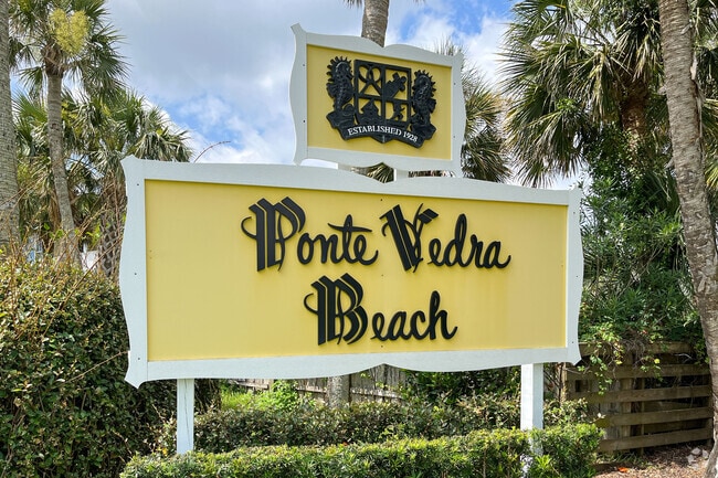 Welcome to the beautiful Ponte Vedra Beach neighborhood in sunny Florida.