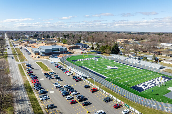 Student athletics are available at Hemlock High School Early Middle College.