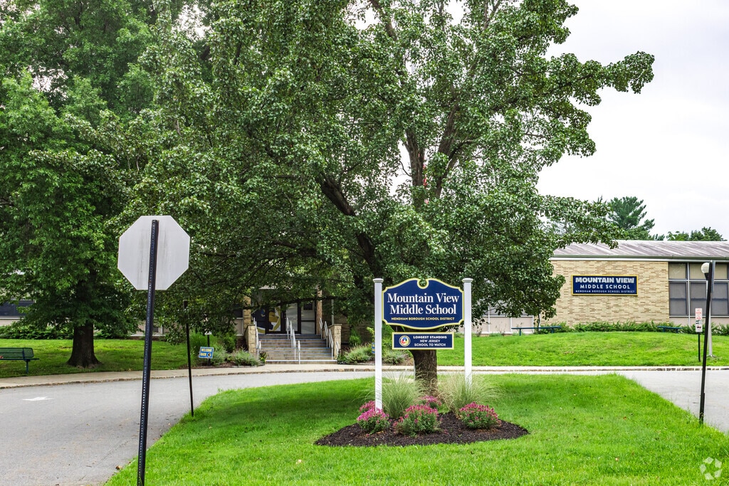 Mountain View Middle School provides education in the neighborhood of 
Mendham
