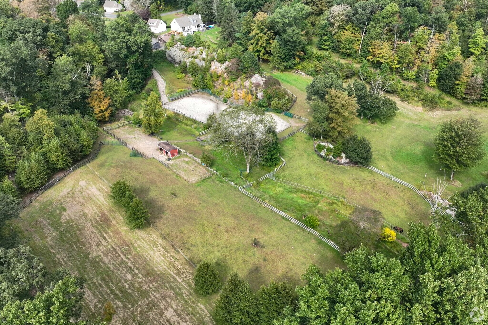 Farms in rural Middle Haddam commonly have horses.