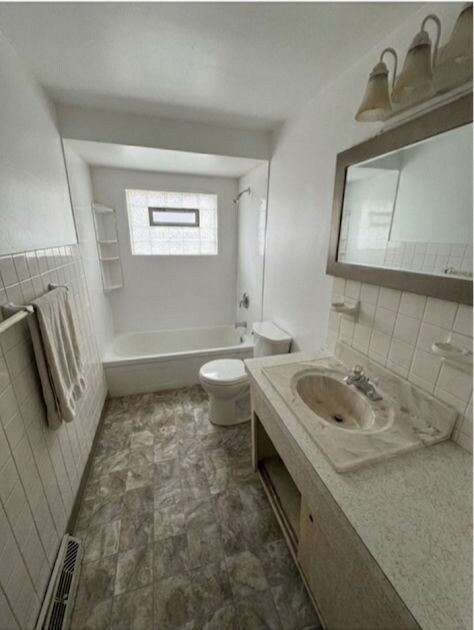 12920 Garland Ave unit Up, Cleveland, OH 44125 - photo 3