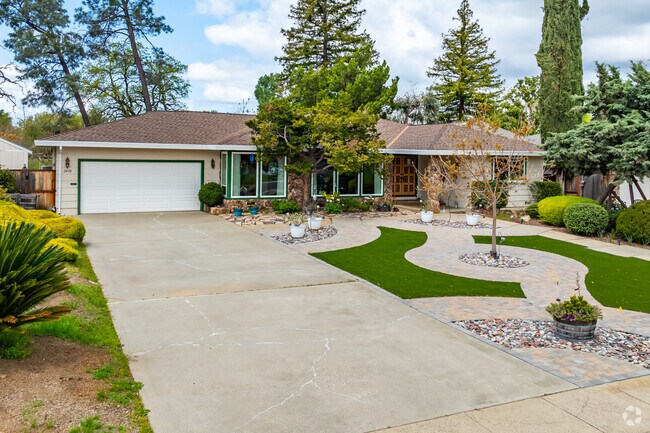 Find your dream Ranch-style home in Cordova Meadows.