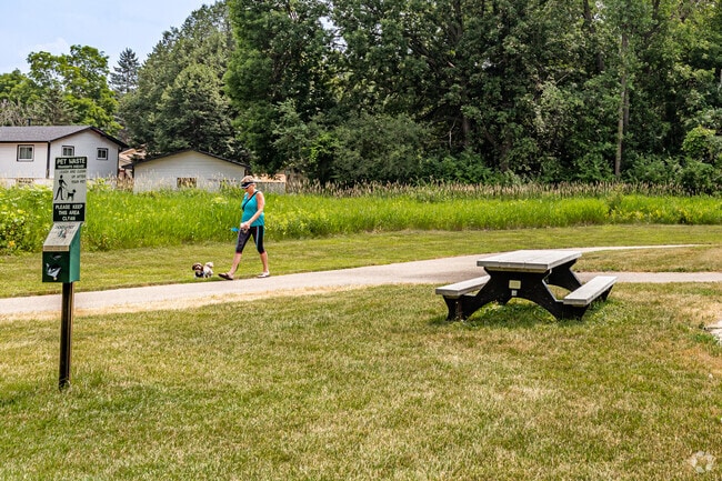 Thunder Bay Park’s trails and picnic spots make it a favorite among Kohlman Lake families.