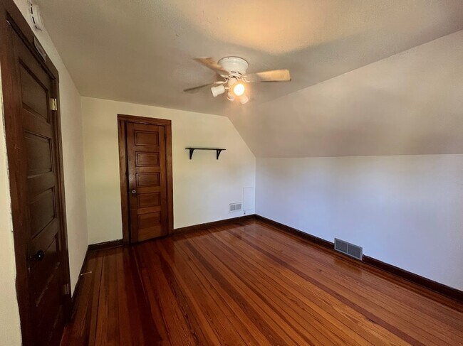 1119 Emerald St unit 2, Madison, WI 53715 - photo 5