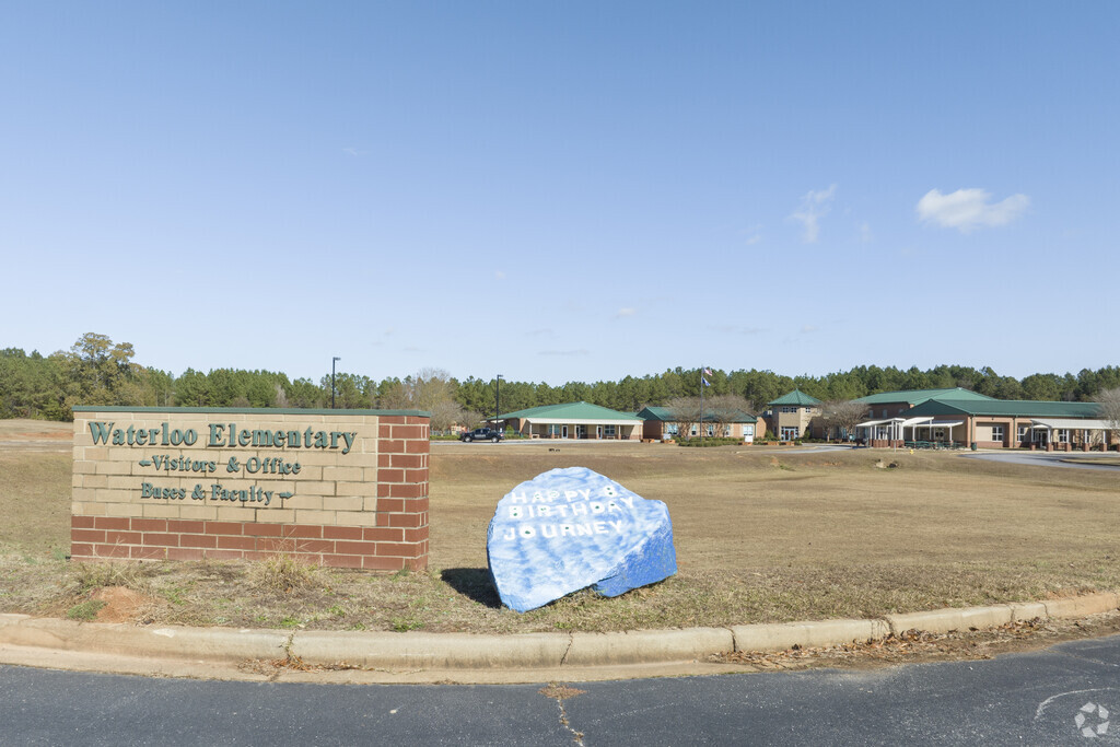 Waterloo Elementary campus entrance and sign.