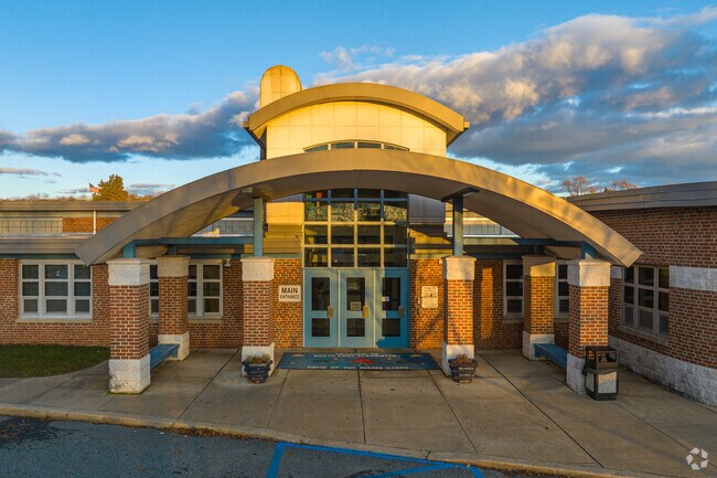 North East Elementary has a 15 to 1 student-teacher ratio.