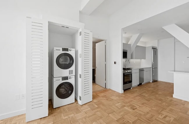 20 Exchange Place unit 39, New York, NY 10005 - photo 2