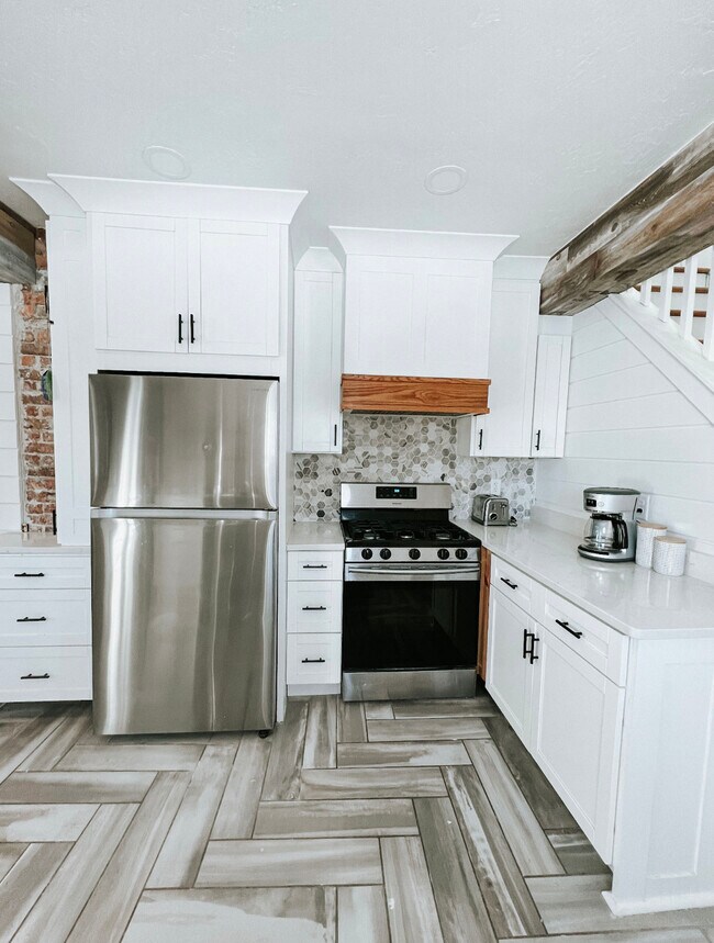 624 Park St, Ishpeming, MI 49849