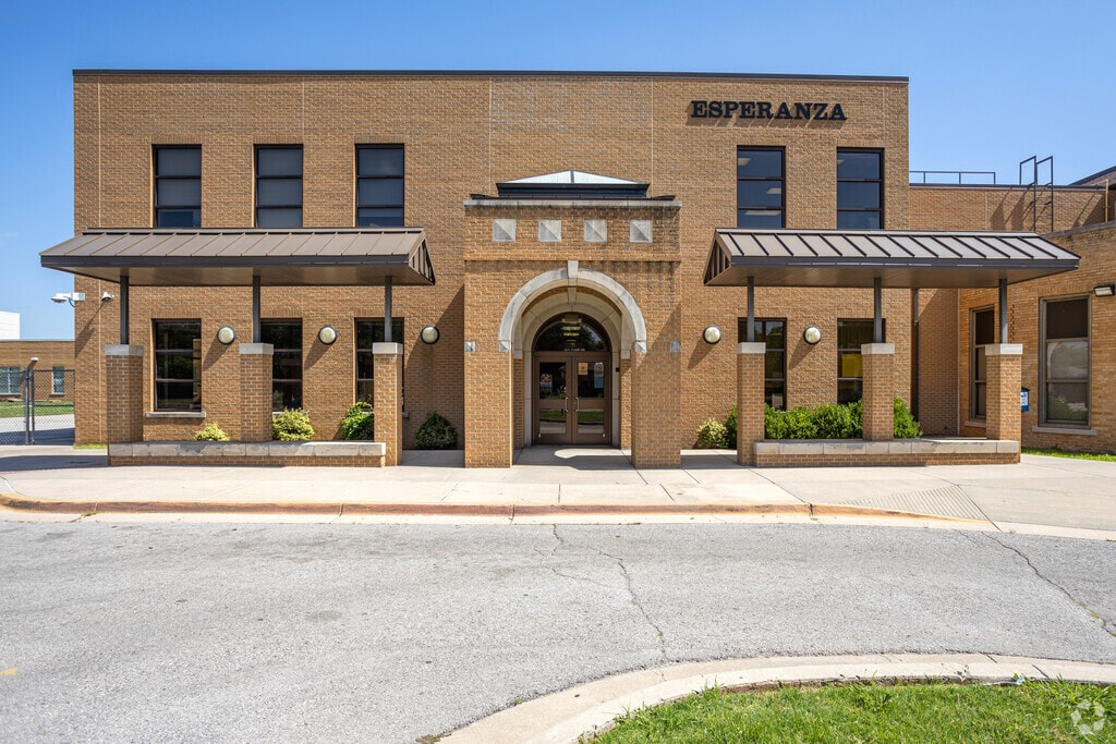 The main entrance to Esperanza Elementary School in Jackson.