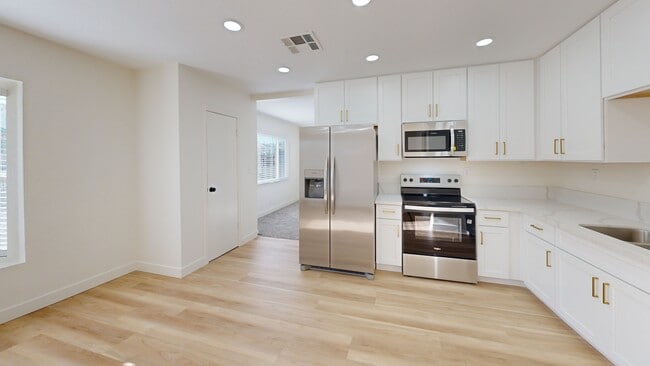 52 Mallory St, Henderson, NV 89015 - photo 2