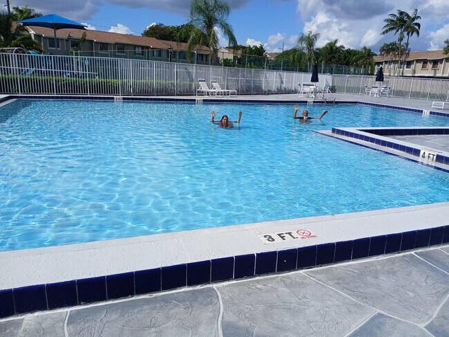 11174 NW 36th St, Sunrise, FL 33351 - photo 6